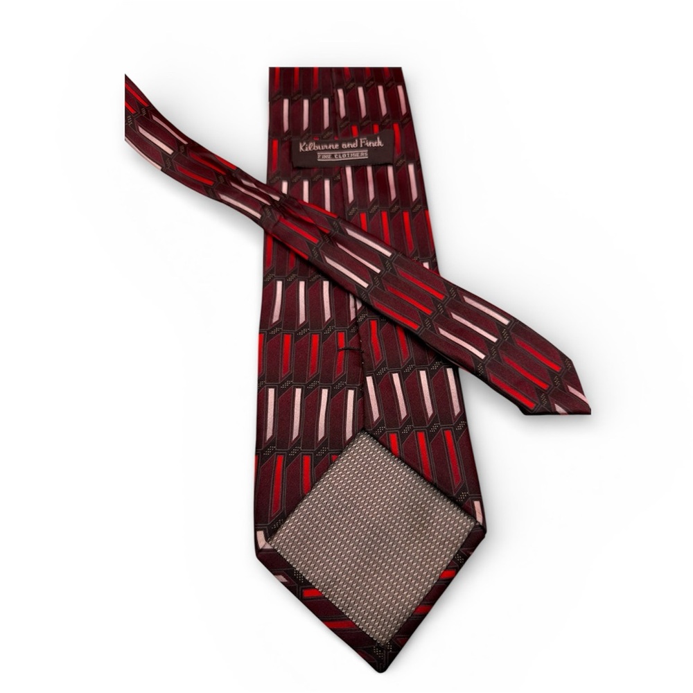 Kilburne & Finch Fine Clothiers Silk Tie 65” Burgundy Red Geometric EUC